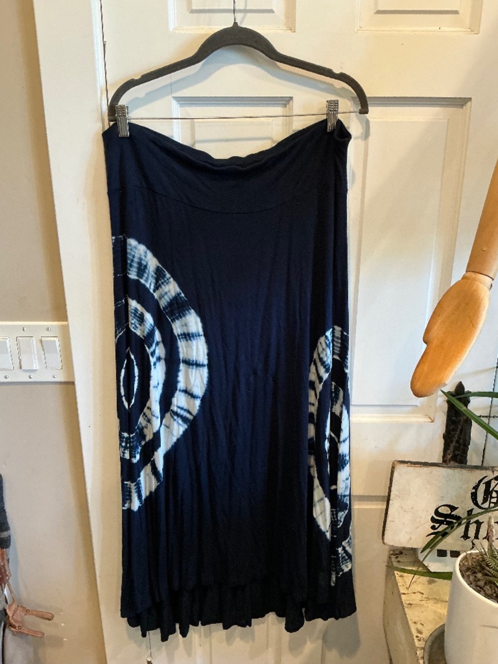 Zac and Rachel maxi tie dye skirt!  Excellent condition!  Size xl